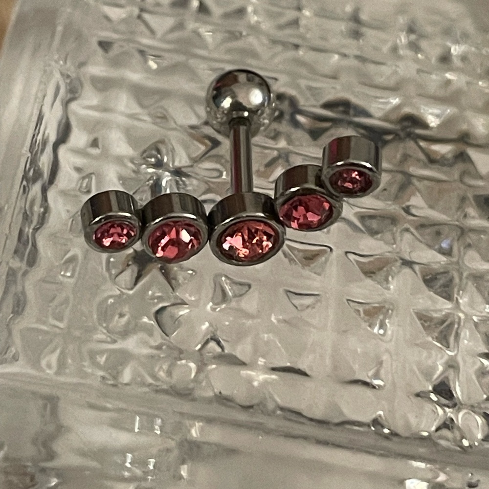 1Pc Pink CZ Surgical Stainless 16g Cartilage /Helix/Tragus Stud NWT - Picture 7 of 9